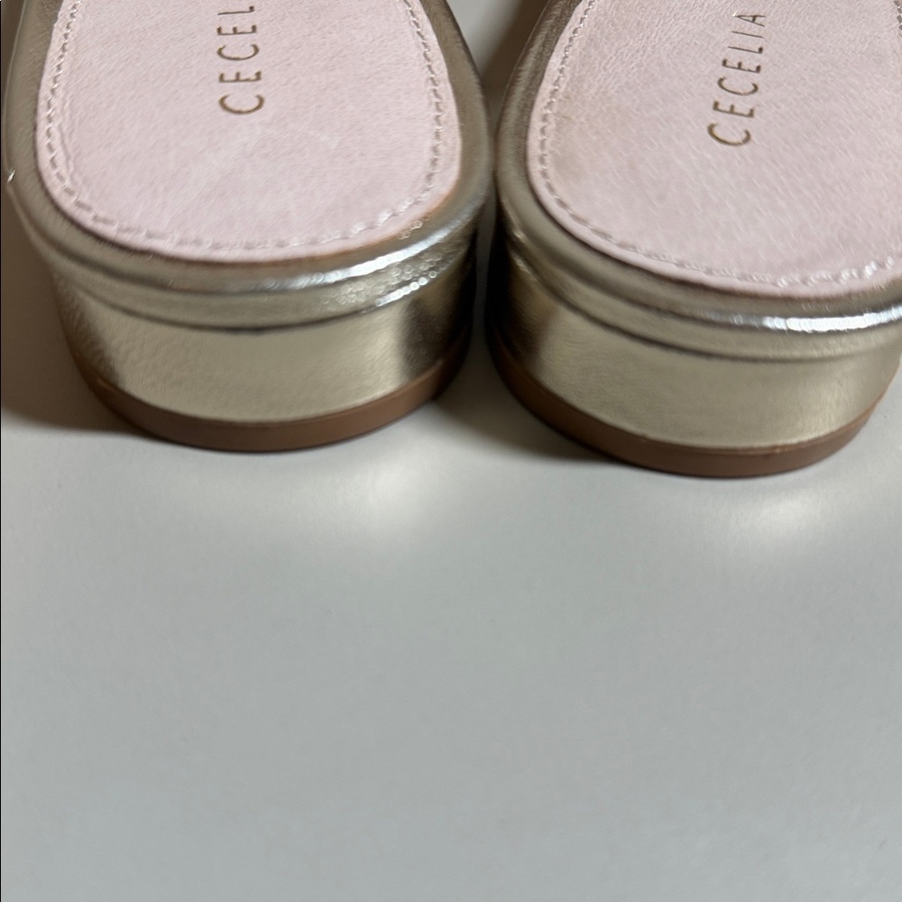 Cecelia New York Lila Gold Metallic Leather Flower Ornament Slides SZ 9.5 New - Picture 5 of 8